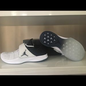 Jordan Trainer 2 Flyknit  White/Black-Black